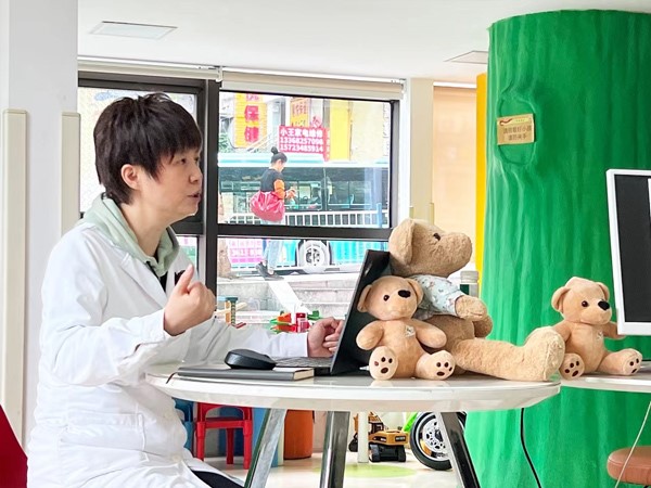 講座現(xiàn)場。重慶小米熊兒童醫(yī)院供圖