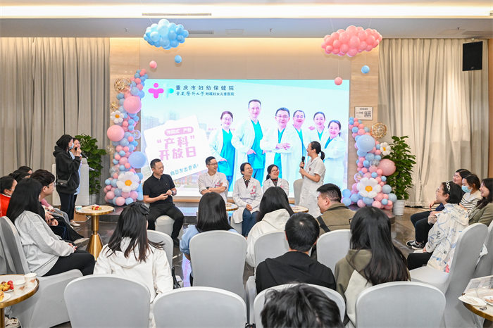 專家面對(duì)面為孕婦們答疑解惑。