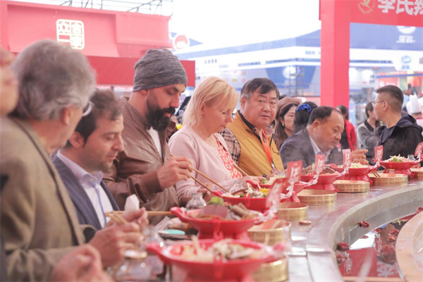 重慶火鍋節(jié)現(xiàn)場。德莊供圖