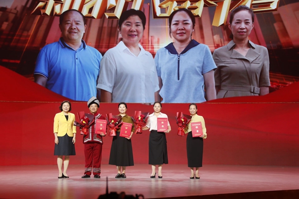 最美社區(qū)工作者，他們是創(chuàng)新治理的基層探路人。王孟舉攝