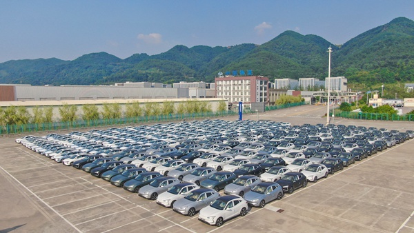 汽車整車口岸。郭晉攝