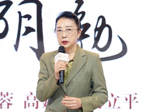 高建華現(xiàn)場分享。中華醫(yī)學(xué)會醫(yī)學(xué)美學(xué)與美容學(xué)分會供圖