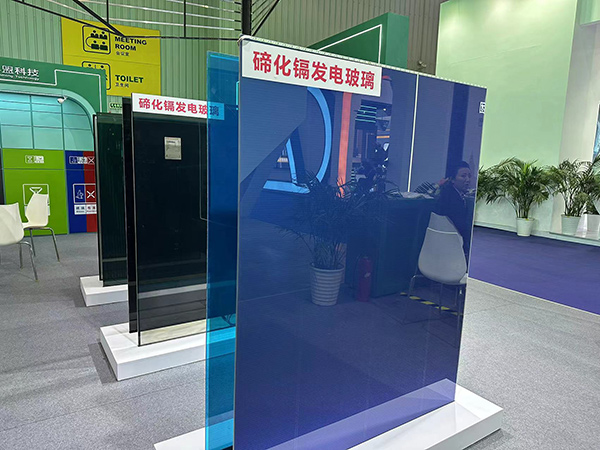 碲化鎘發(fā)電玻璃。代婧靚攝