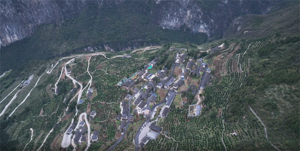 大山里的村莊。中國電信供圖