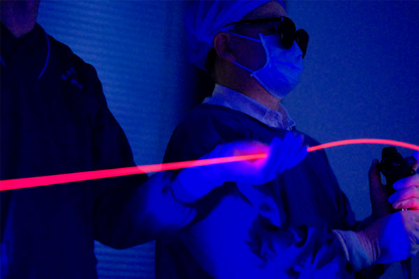 手術(shù)進(jìn)行中。重醫(yī)附屬璧山醫(yī)院供圖