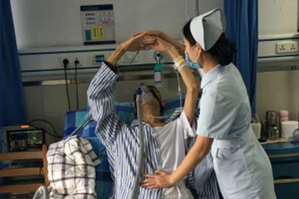 運(yùn)動(dòng)康復(fù)訓(xùn)練。重慶建設(shè)醫(yī)院供圖