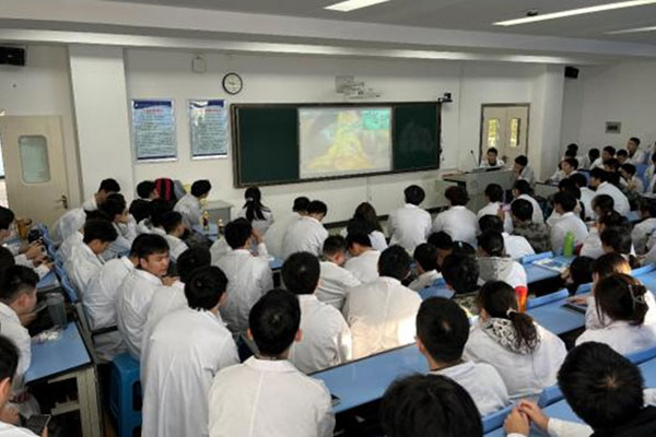 教學現(xiàn)場。沙坪壩區(qū)陳家橋醫(yī)院供圖