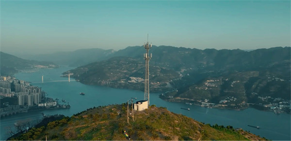 重慶鐵塔助力城市通信基礎(chǔ)設(shè)施建設(shè)。重慶鐵塔供圖