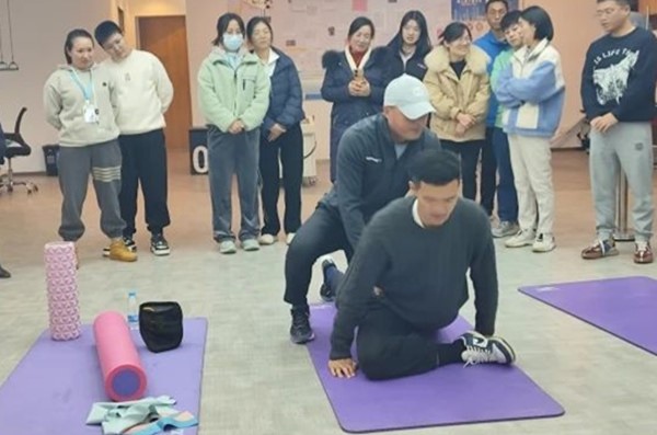 實(shí)操課培訓(xùn)中。重慶道格骨科醫(yī)院供圖