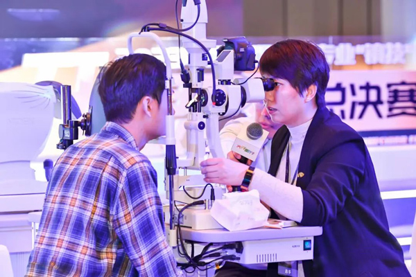 比賽現(xiàn)場。重慶何氏眼科醫(yī)院供圖