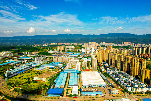 墊江高新區(qū)生機盎然的景象。龔長浩攝