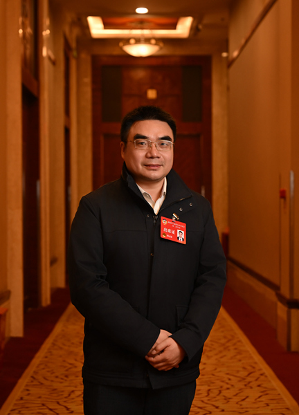 周遠(yuǎn)征委員：建議推進(jìn)重慶成為全國高質(zhì)量治理金融黑產(chǎn)灰產(chǎn)試點城市