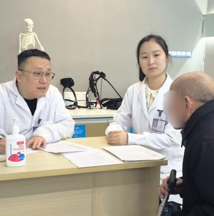 義診現(xiàn)場(chǎng)。重慶道格骨科醫(yī)院供圖