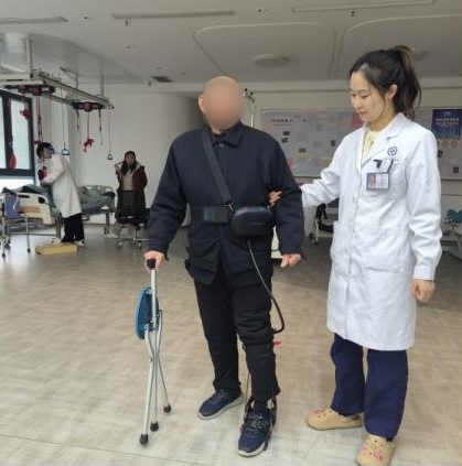 患者體驗(yàn)現(xiàn)場(chǎng)。重慶道格骨科醫(yī)院供圖