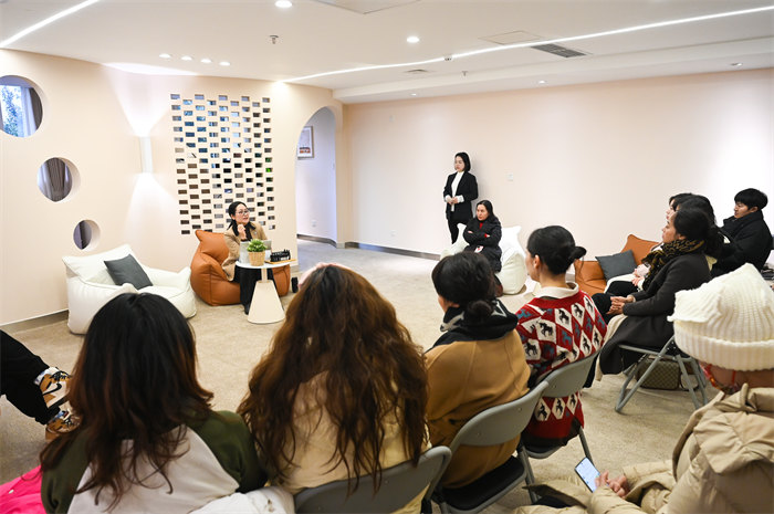 團體心理治療體驗。鄒樂攝