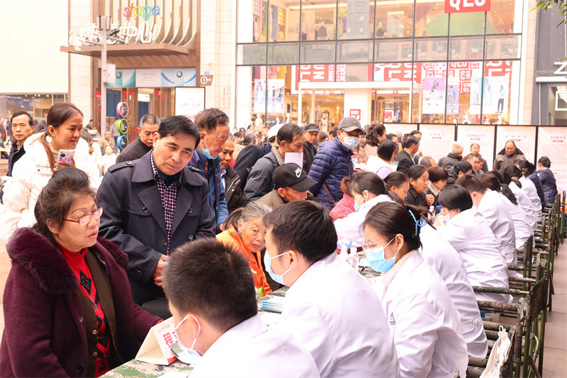 西南醫(yī)院江北院區(qū)（陸軍第九五八醫(yī)院）開展惠民義診活動。受訪者供圖