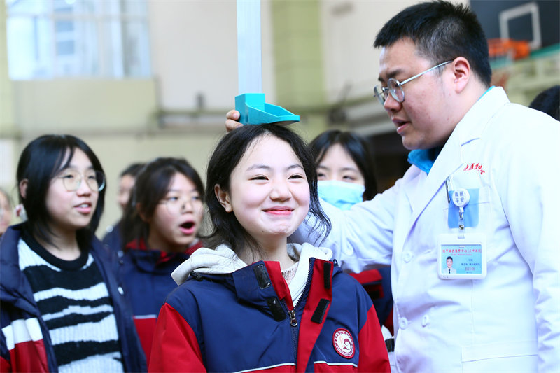 陸軍特色醫(yī)學中心（大坪醫(yī)院）開展愛心義診活動。受訪者供圖