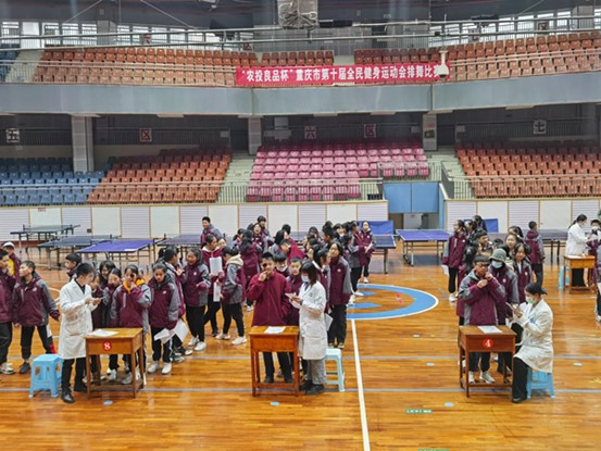 視力篩查進(jìn)校園。重慶何氏眼科供圖