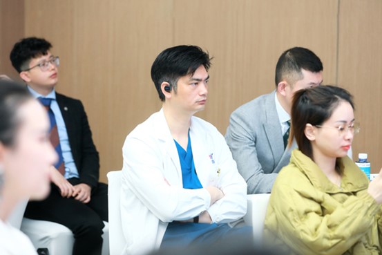 會議現(xiàn)場。重慶銅雀臺整形外科醫(yī)院供圖