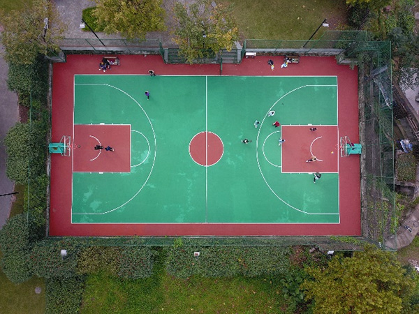 萬(wàn)科西城籃球場(chǎng)改造后。萬(wàn)科物業(yè)供圖