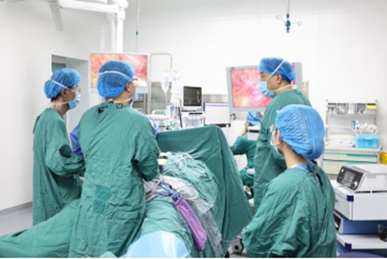 手術(shù)中。重慶西區(qū)醫(yī)院供圖