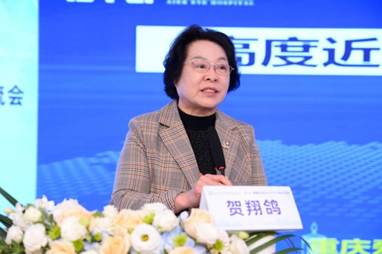 賀翔鴿分享課題《高近視合并青光眼的診斷》。重慶南坪愛爾眼科醫(yī)院供圖