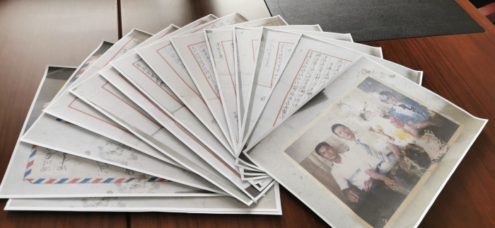 上世紀(jì)八十年代，唐友儀與老家親人來往的書信。重慶合川區(qū)公安分局供圖