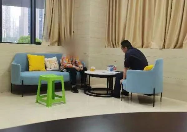 咨詢現(xiàn)場(chǎng)。重慶小米熊兒童供圖