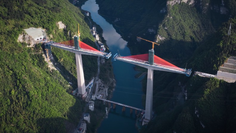 渝湘復(fù)線高速公路建設(shè)現(xiàn)場。渝湘復(fù)線高速項(xiàng)目部供圖