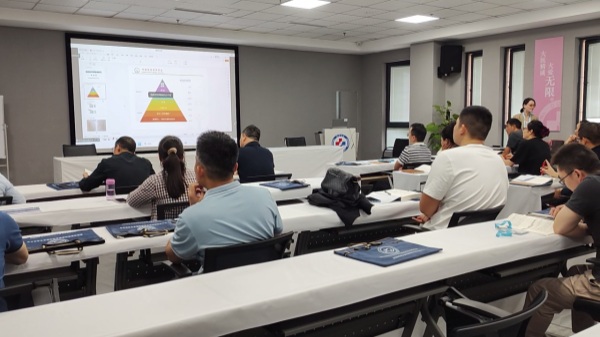 培訓(xùn)中。重慶道格骨科醫(yī)院供圖