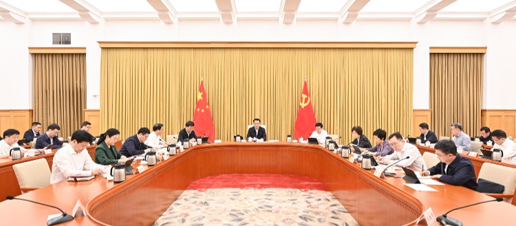 5月9日下午，市委常委會舉行會議，市委書記袁家軍主持并講話。記者 蘇思 攝/視覺重慶