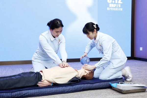 技能操作現(xiàn)場(chǎng)。重慶銅雀臺(tái)整形外科醫(yī)院供圖