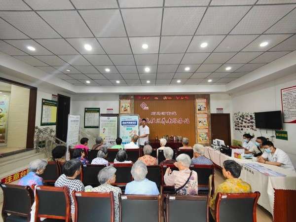 健康知識宣講。重慶道格骨科醫(yī)院供圖