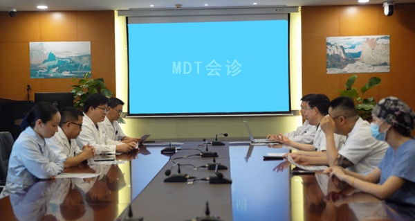 多學(xué)科專家討論。重慶仁品耳鼻喉醫(yī)院供圖