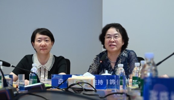 會(huì)議現(xiàn)場(chǎng)。重慶南坪愛爾眼科醫(yī)院供圖