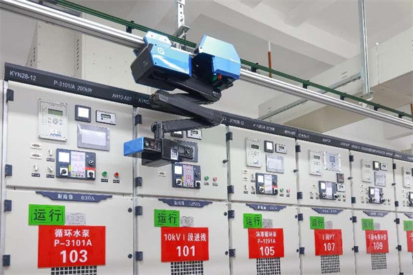 自動(dòng)巡檢機(jī)器人。曾英豪攝