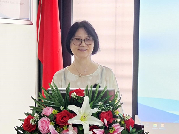 張世蕓致辭。重慶東大肛腸醫(yī)院供圖