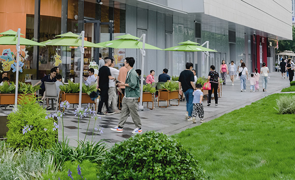 云領(lǐng)天街開業(yè)現(xiàn)場。重慶龍湖供稿