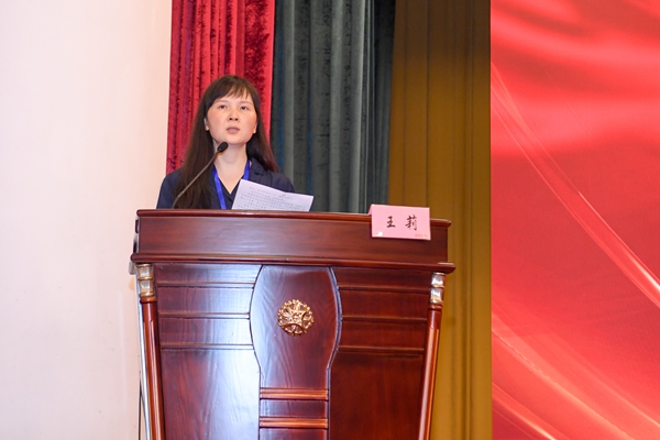 重慶市衛(wèi)生健康委員會(huì)醫(yī)政處一級(jí)調(diào)研員王莉。重慶醫(yī)科大學(xué)附屬第二醫(yī)院供圖