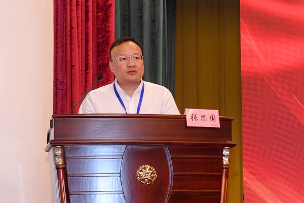 重慶市衛(wèi)生健康委員會(huì)中醫(yī)醫(yī)政處副處長(zhǎng)張思國(guó)。重慶醫(yī)科大學(xué)附屬第二醫(yī)院供圖