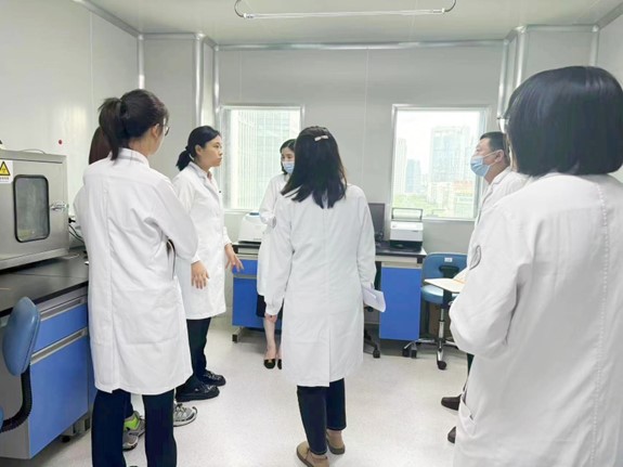 評審驗收現(xiàn)場。重慶松山醫(yī)院供圖