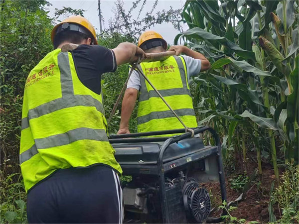 搶修現(xiàn)場(chǎng)。重慶鐵塔供圖