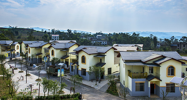 支持重慶美麗鄉(xiāng)村建設。重慶農商行供圖