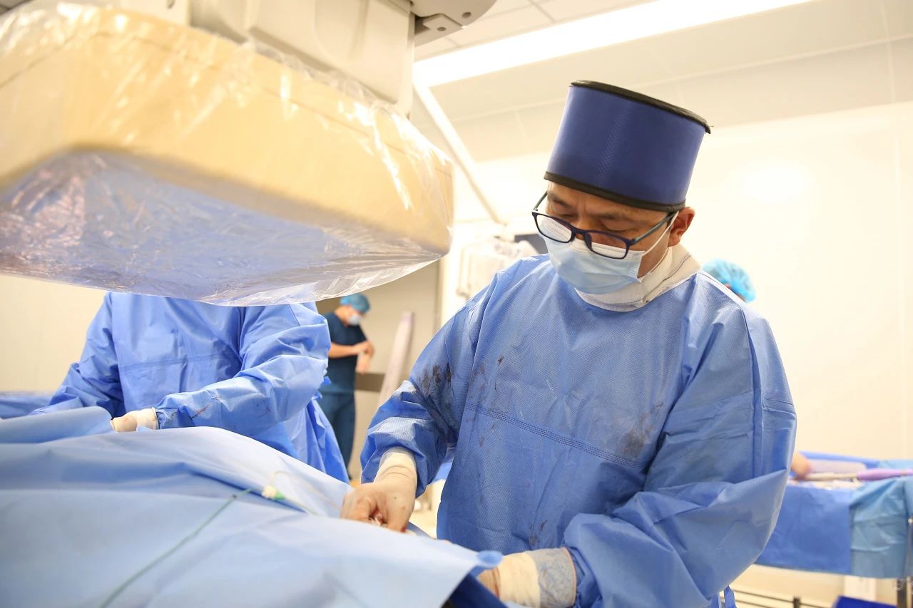 手術(shù)現(xiàn)場(chǎng)。重慶松山醫(yī)院供圖