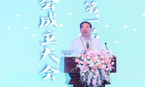 陸軍軍醫(yī)大學(xué)胡志安作《體液因素調(diào)控覺(jué)醒睡眠的機(jī)制》授課。重慶市睡眠研究會(huì)供圖