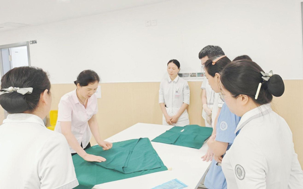 護理技能操作訓練。重慶松山醫(yī)院供圖