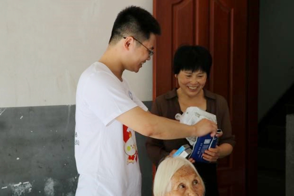 社會(huì)調(diào)研活動(dòng)現(xiàn)場(chǎng)。重慶醫(yī)科大學(xué)附屬第二醫(yī)院供圖