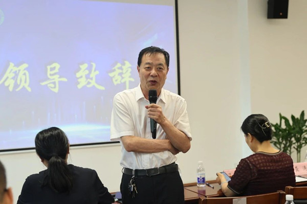 于學(xué)軍發(fā)言。重慶西區(qū)醫(yī)院供圖