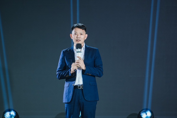 陶衛(wèi)致辭。重慶當(dāng)代整形外科醫(yī)院供圖