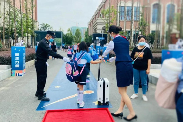 新鷗鵬文教服。新鷗鵬集團(tuán)供圖